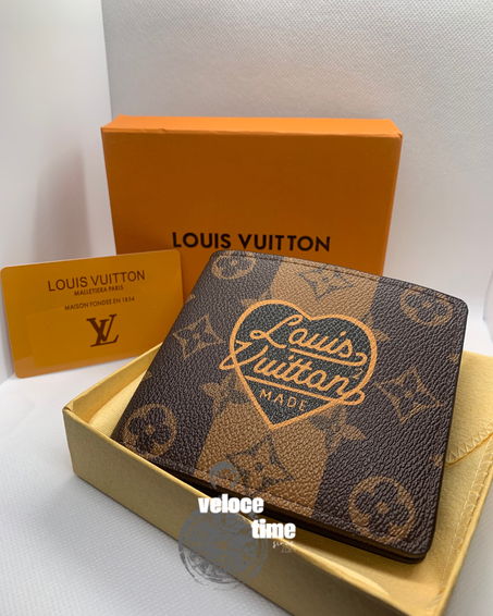 LOUIS VUITTON MODEL 1 محفظة نقود وبطاقات