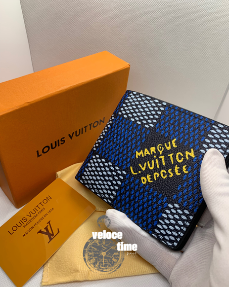 LOUIS VUITTON MODEL 2 محفظة نقود وبطاقات