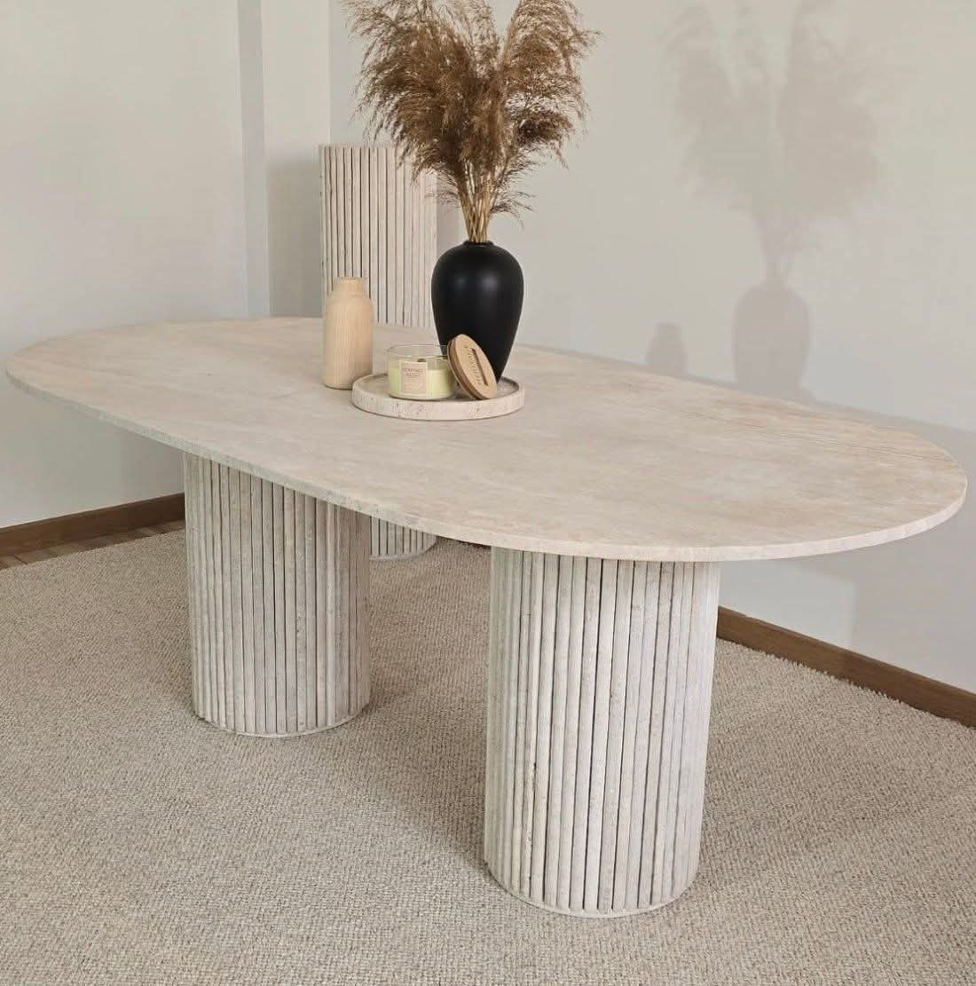 Table à manger ovale en travertin 180×90 cm – Élégance et style naturel