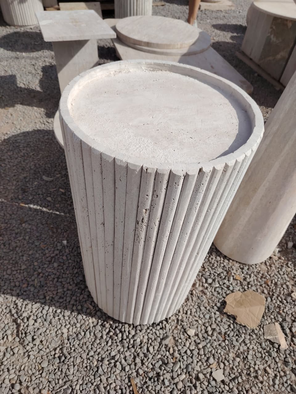 Table ronde en Travertin 80×80 avec pied rond