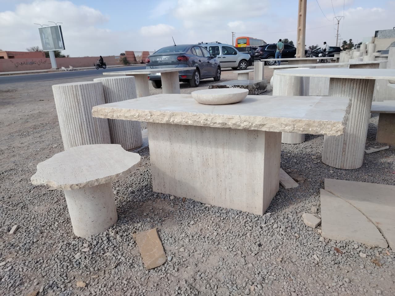 Table en Travertin 180×90 avec pied carré massif +4 cm – Élégance et modernité