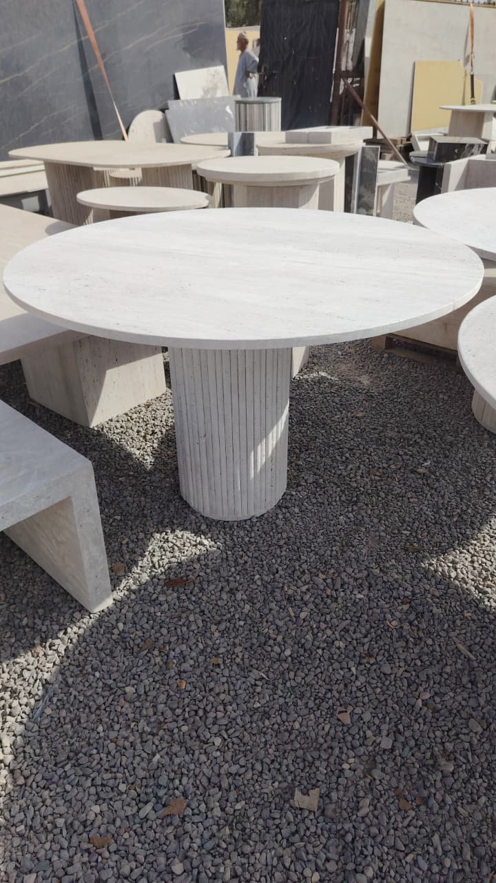 Table ronde en travertin 120×120