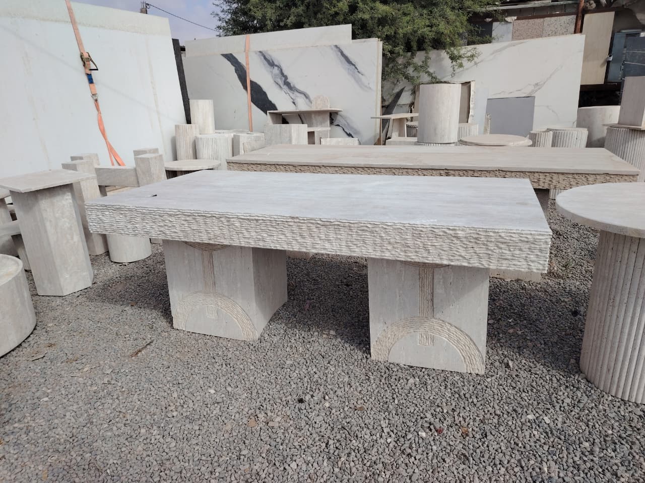 Table en Travertin 180×90 avec pied carré massif +4 cm – Élégance et modernité