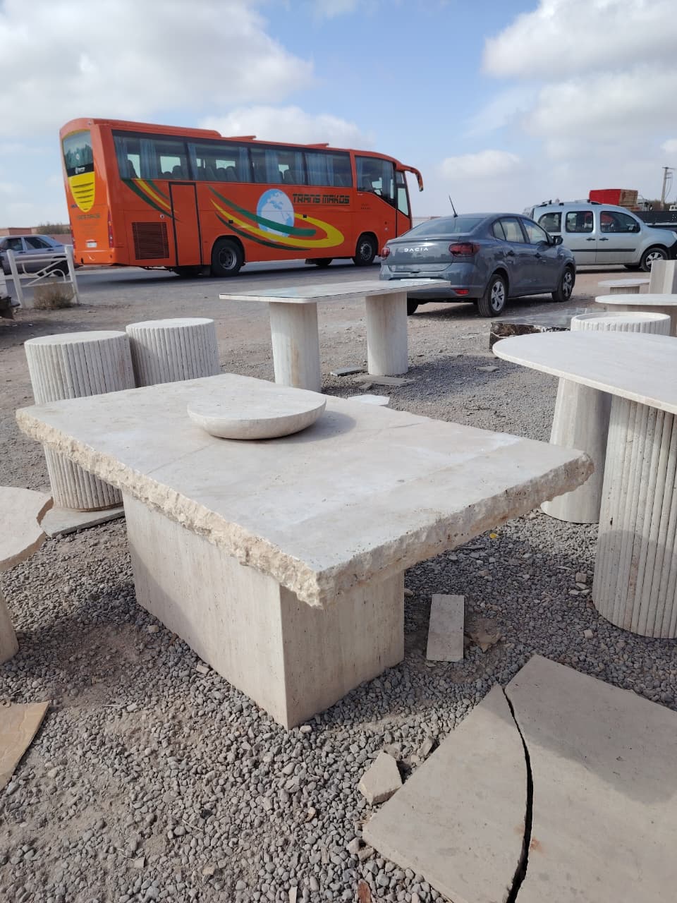 Table en Travertin 180×90 avec pied carré massif +4 cm – Élégance et modernité