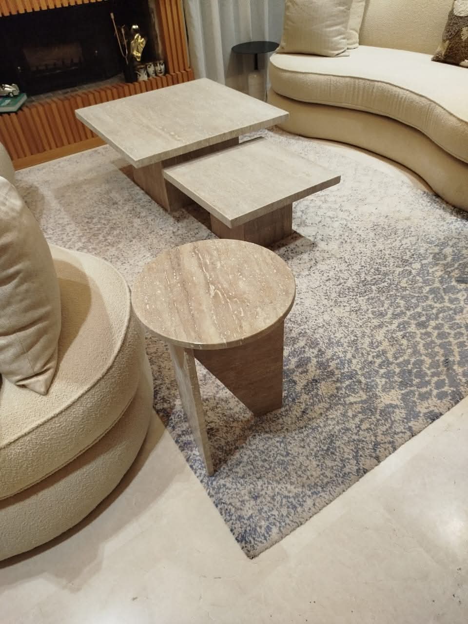 Table ronde en Travertin 80×80 avec pied rond