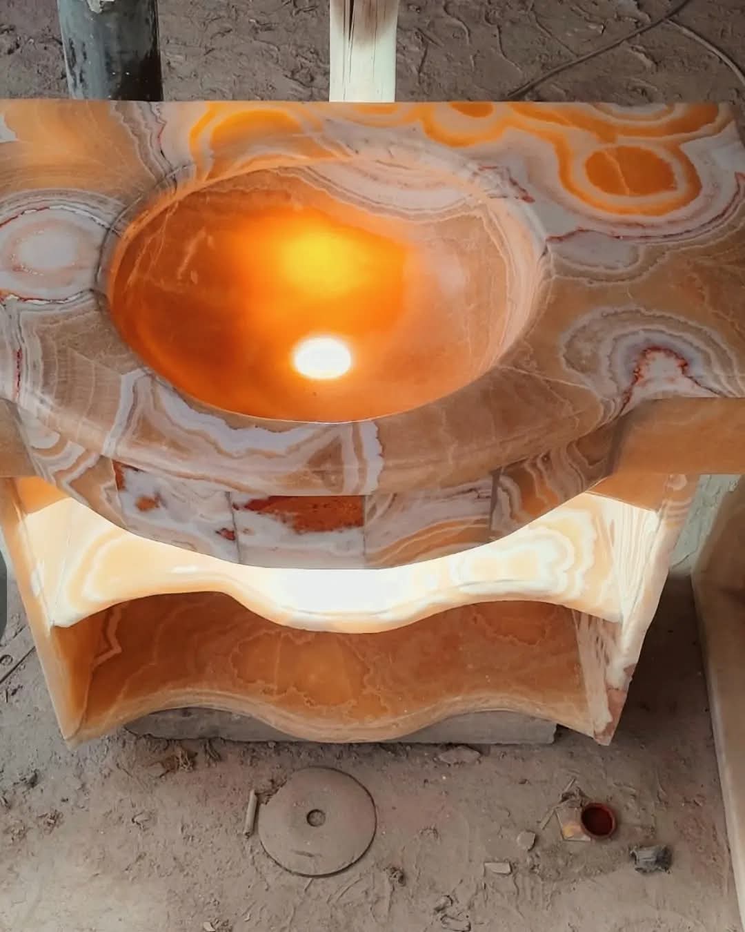 Beauté Minérale : Vasque en Onyx 45x45x85 cm