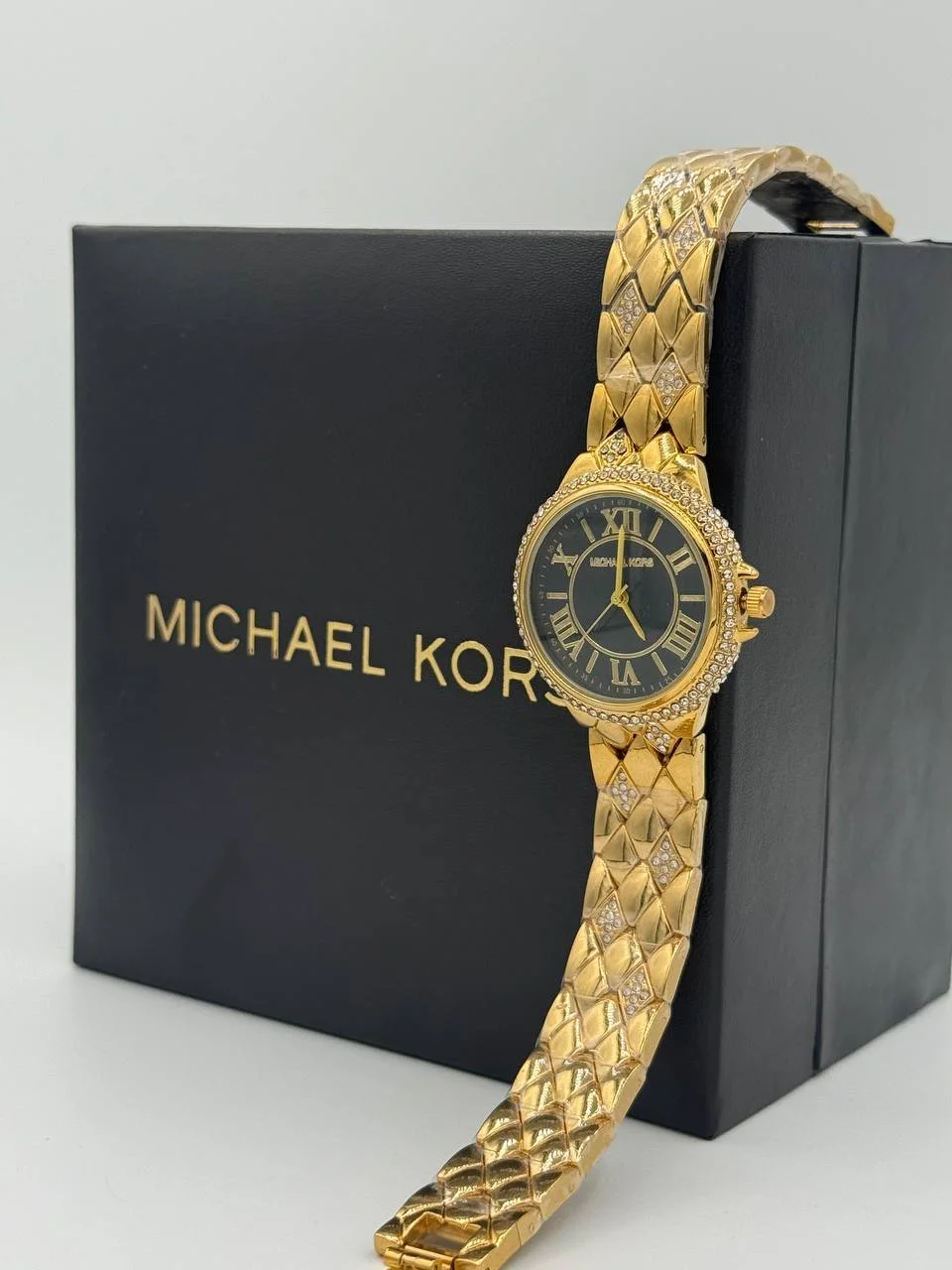 ساعة micheal kors نسائية