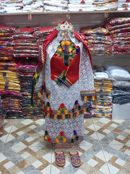 لبسة شبكة عامرة  بنات صغار مع الاكسسوارات