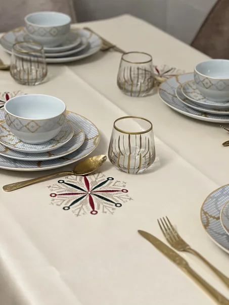 Nappe brodée en similicuir – Étoile de Ramadan