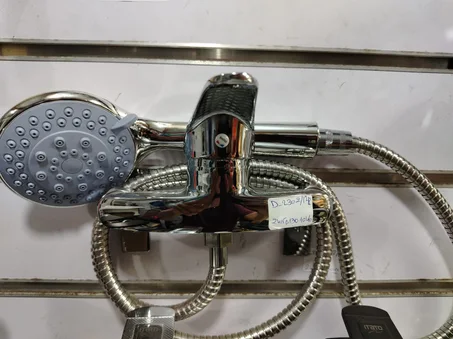 طقم دُوش بالرشاشة كبيرة  ITATO
