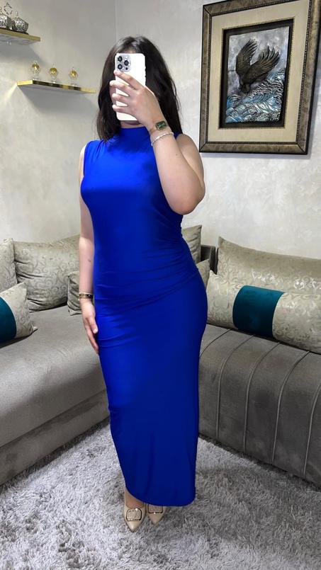 فستان طويل بلا أكمام