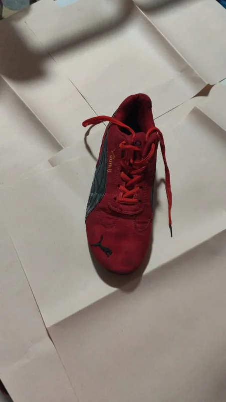 حداء مستعمل  رقم 40 صالح لرياضة الجري في حالة جيدة