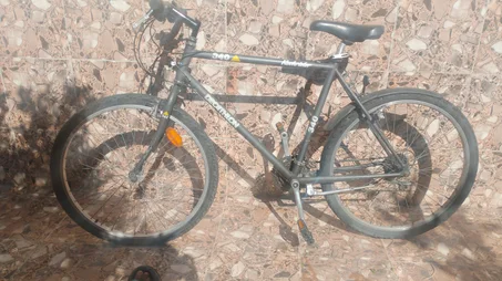 دراجة عادية مستعملة  في حالة جيدة