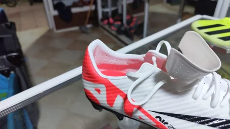 حداء رياضي مستعمل في حالة جيدة مثل  الجديد