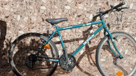 دراجة عادية مستعملة في حالة جيدة