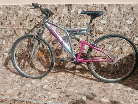 دراجة عادية مستعملة في حالة جيدة