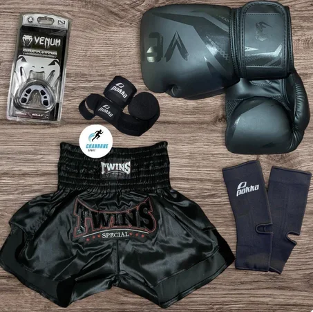 PACK NOIR : GANTS VENUM + SHORT TWINS + PROTEGE DENTS VENUM + BANDE POIGNET 5,5M + BANDE CHEVILLE