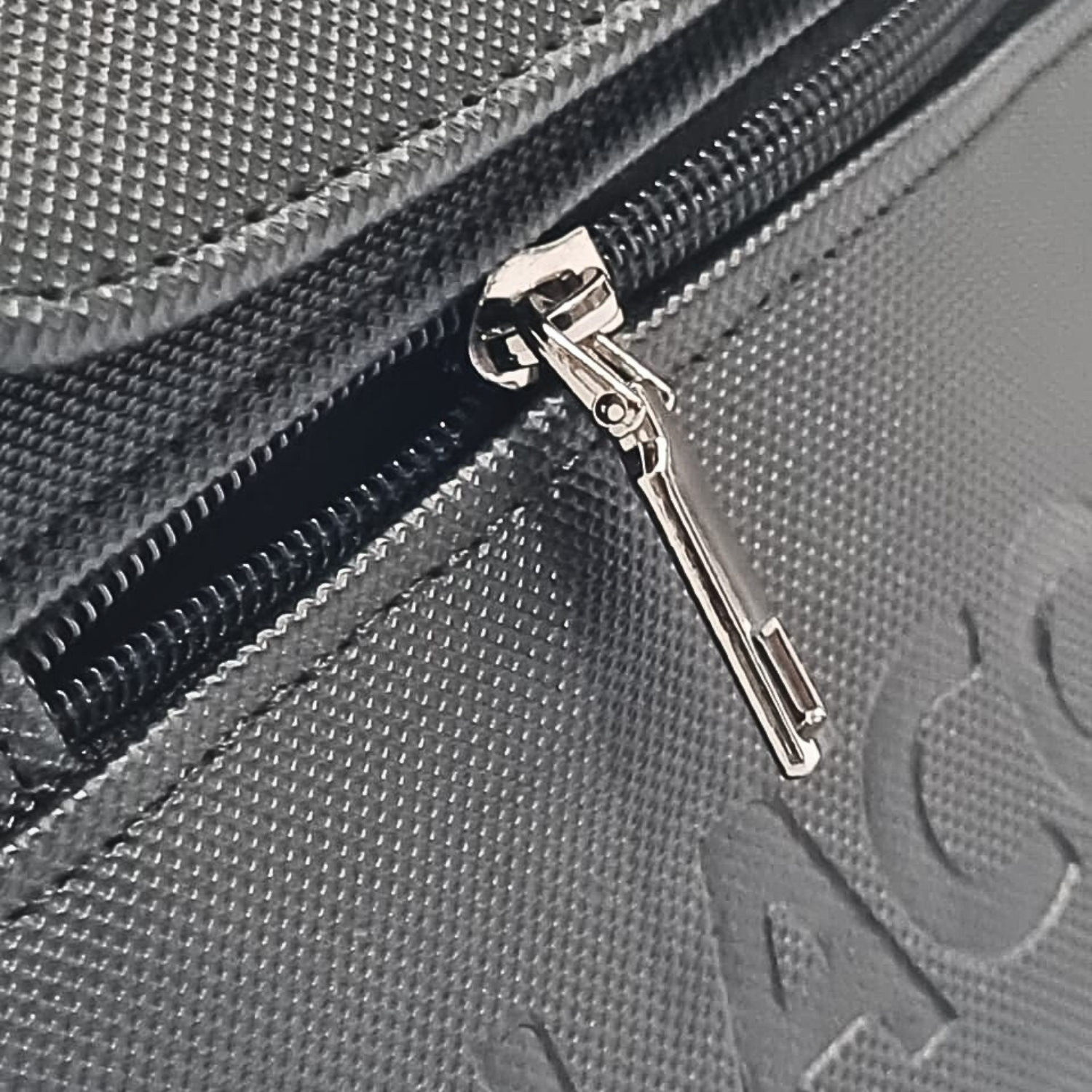 Sacoche lacoste -M1