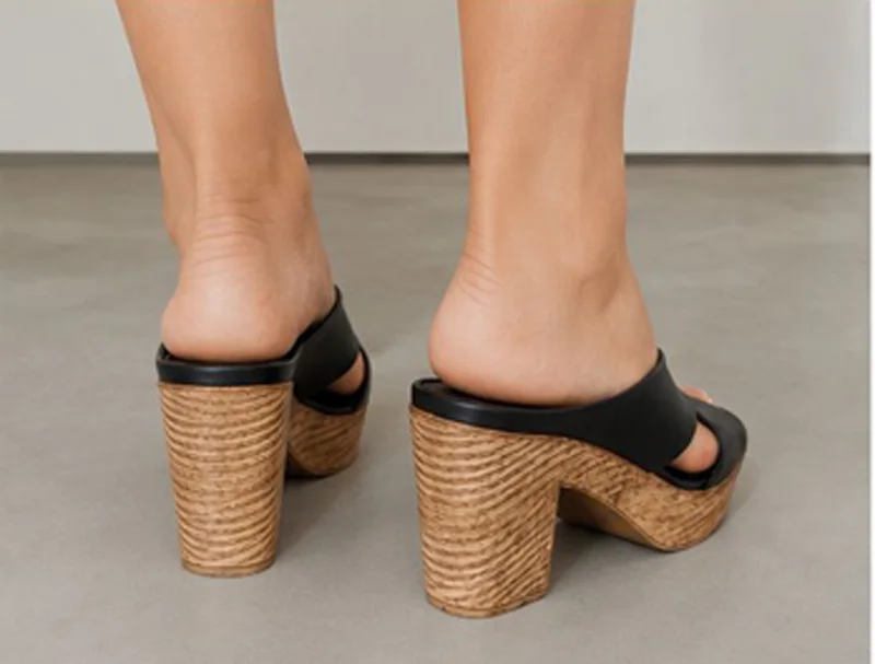 Luxera - Sandale mule croisée à plateforme et talon effet bois