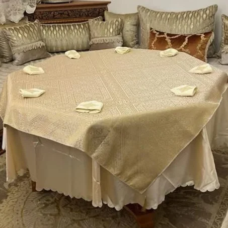 Nappe en Tissu avec Serviettes Brodées 10102