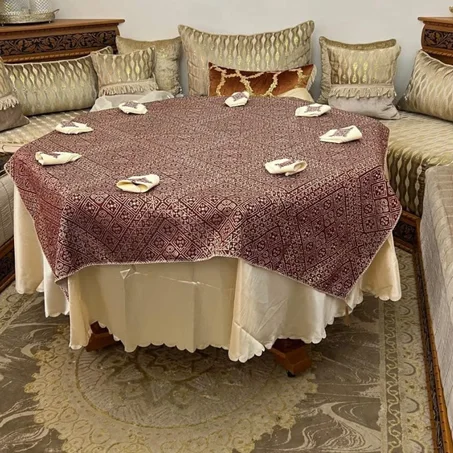Nappe en Tissu avec Serviettes Brodées 10103