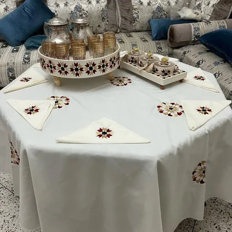 Nappe en Tissu avec Serviettes Brodées 10105