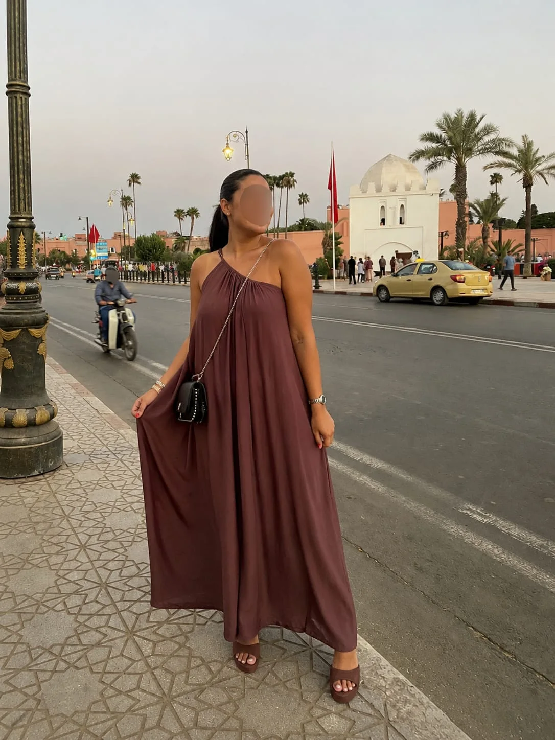 Robe Longue Asymétrique Élégance