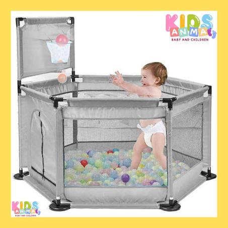 روضة أطفال مع الكرات