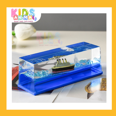 القارب عائم (تيتانيك)