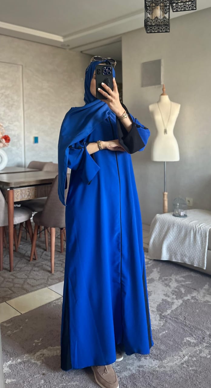 أزرق