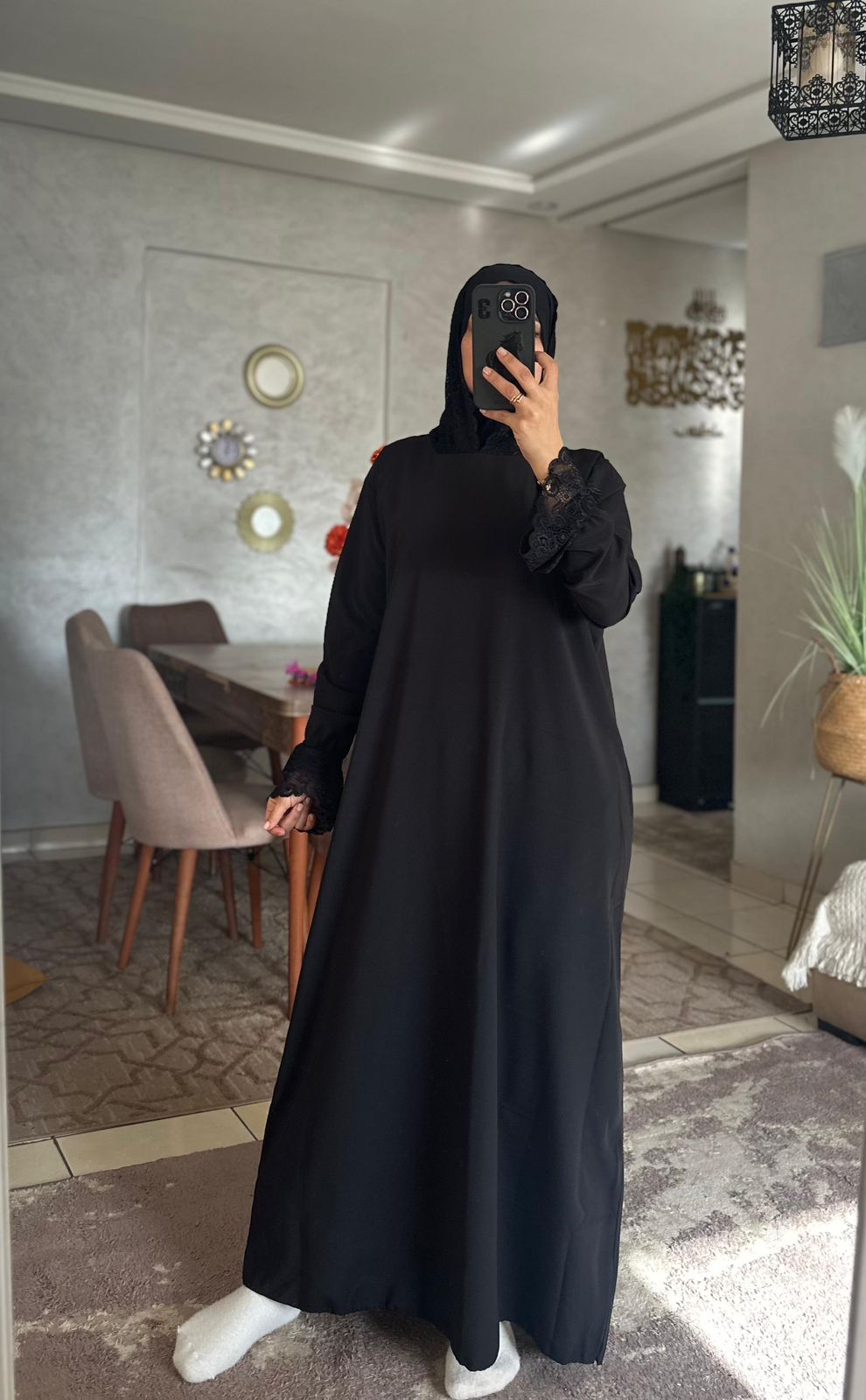 أسود
