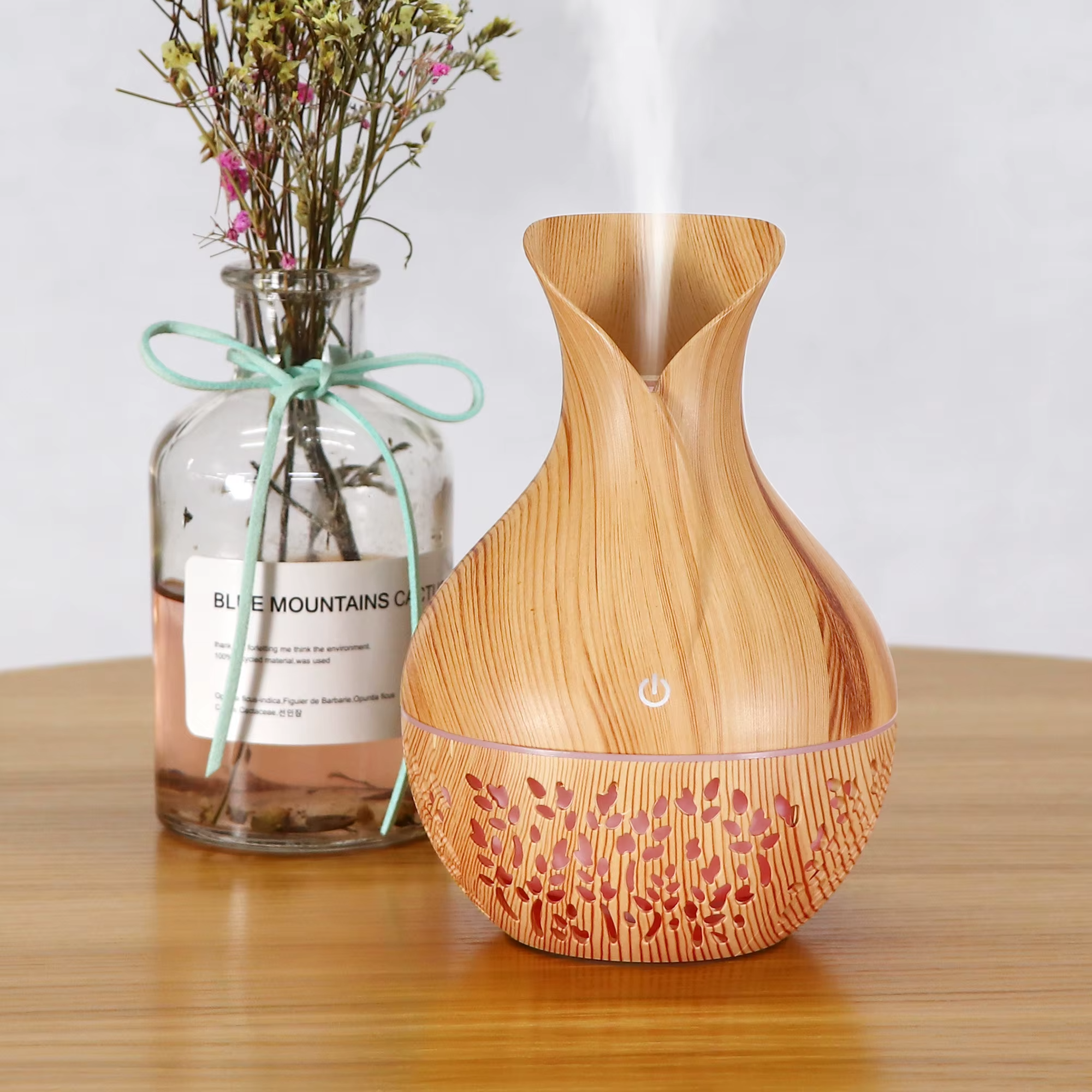 🌺 موزع عطور كهربائي بتصميم خشبي فاخر مع إضاءة متعددة الألوان