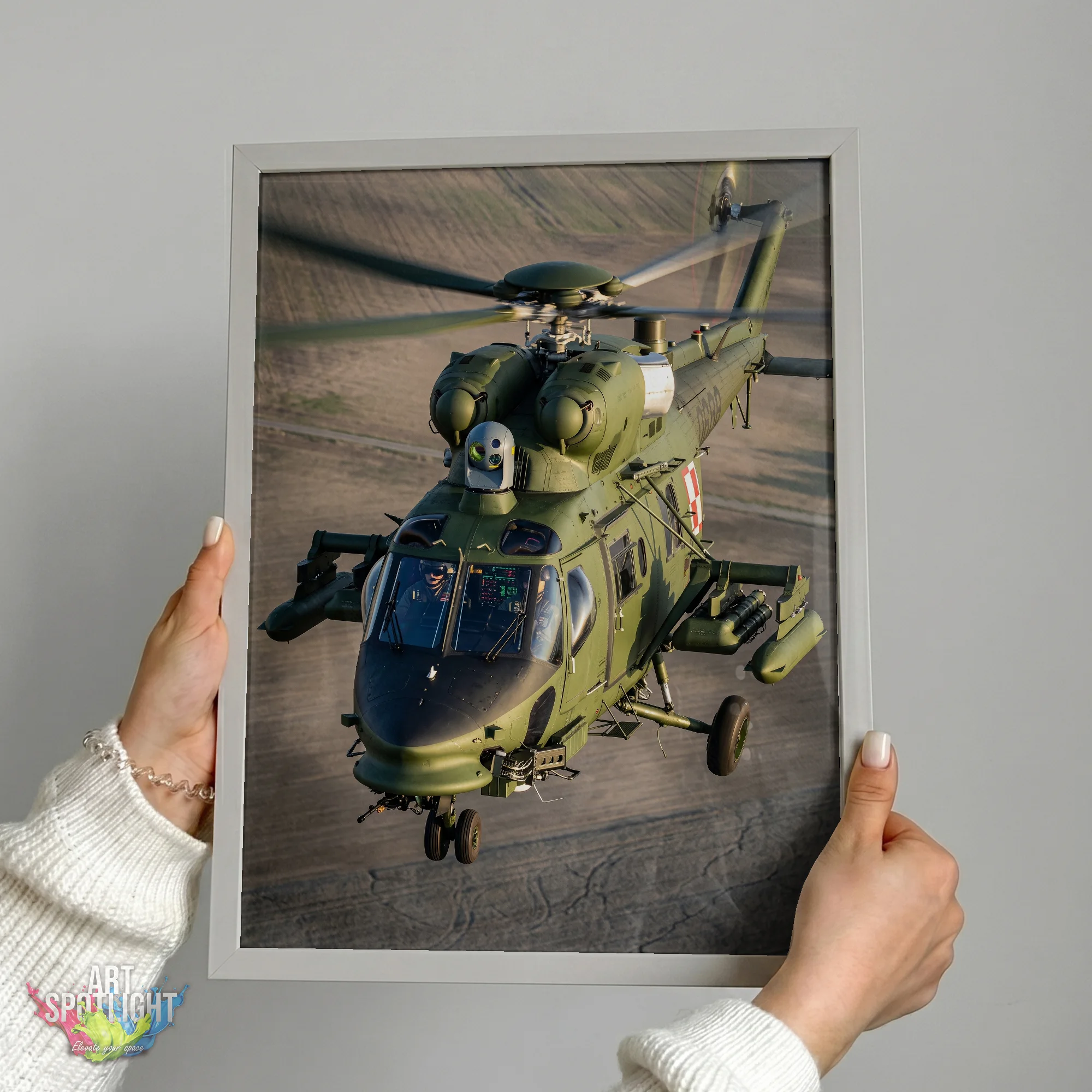 MILITARY RESCUE HELICOPTER