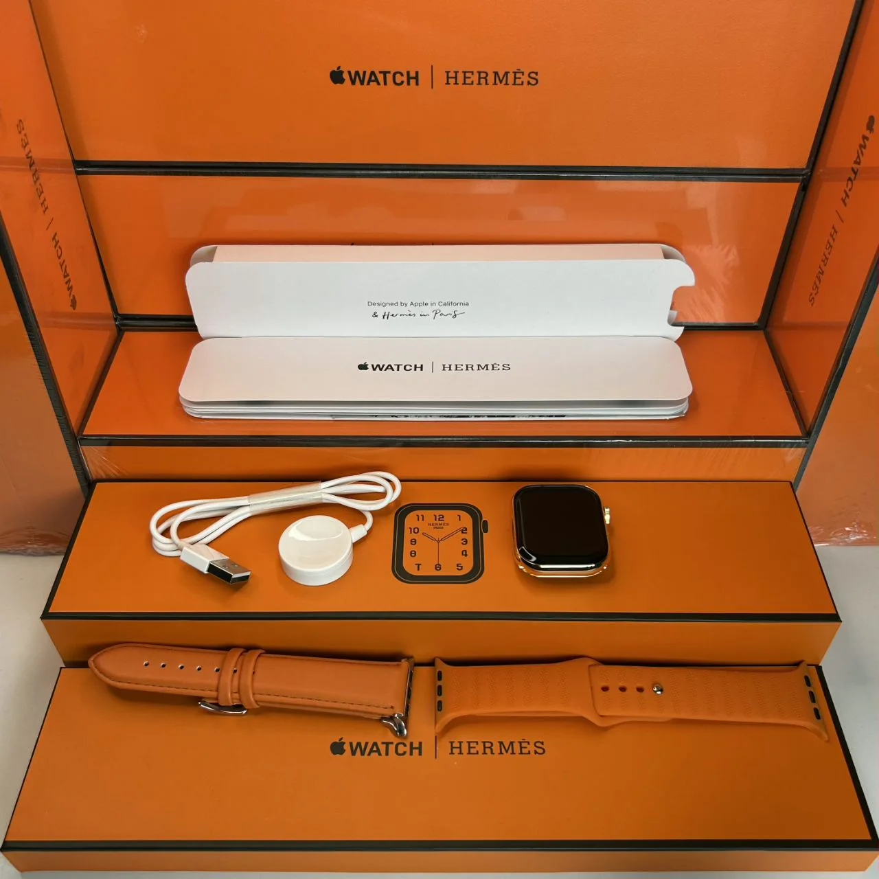 Montre connectée design premium — style Hermès