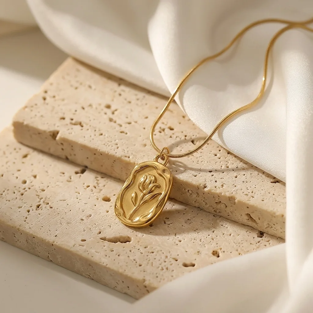 Collier Floral Doré