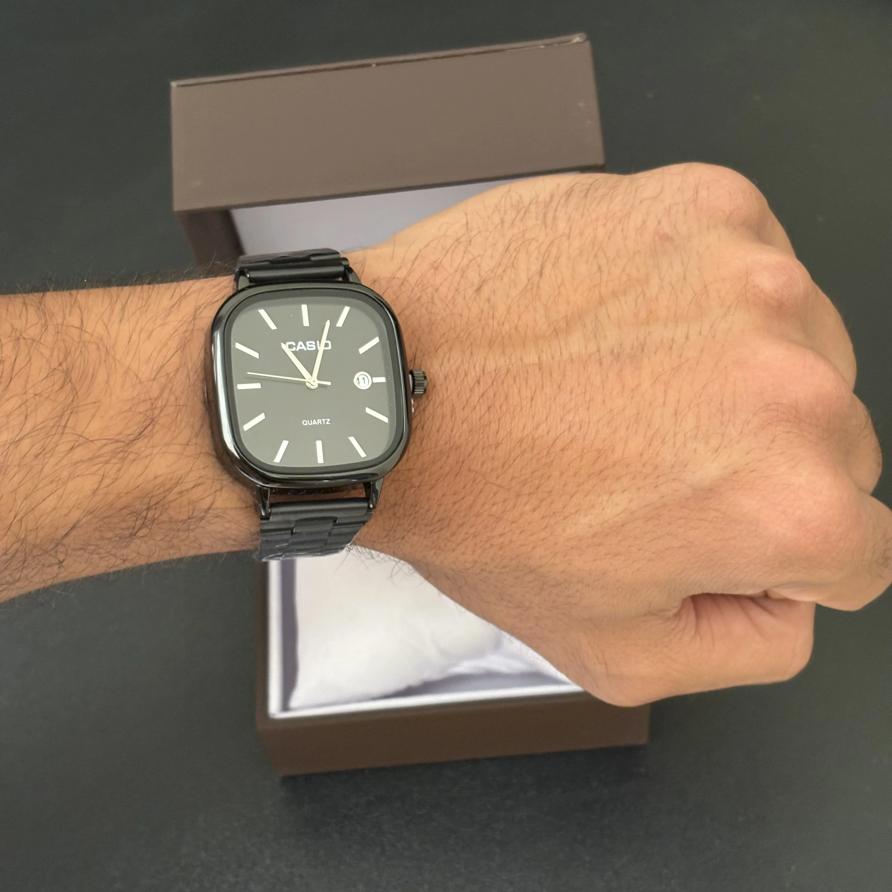 BLACK CASIO SQUARE FACE -  BOITE SIMPLE