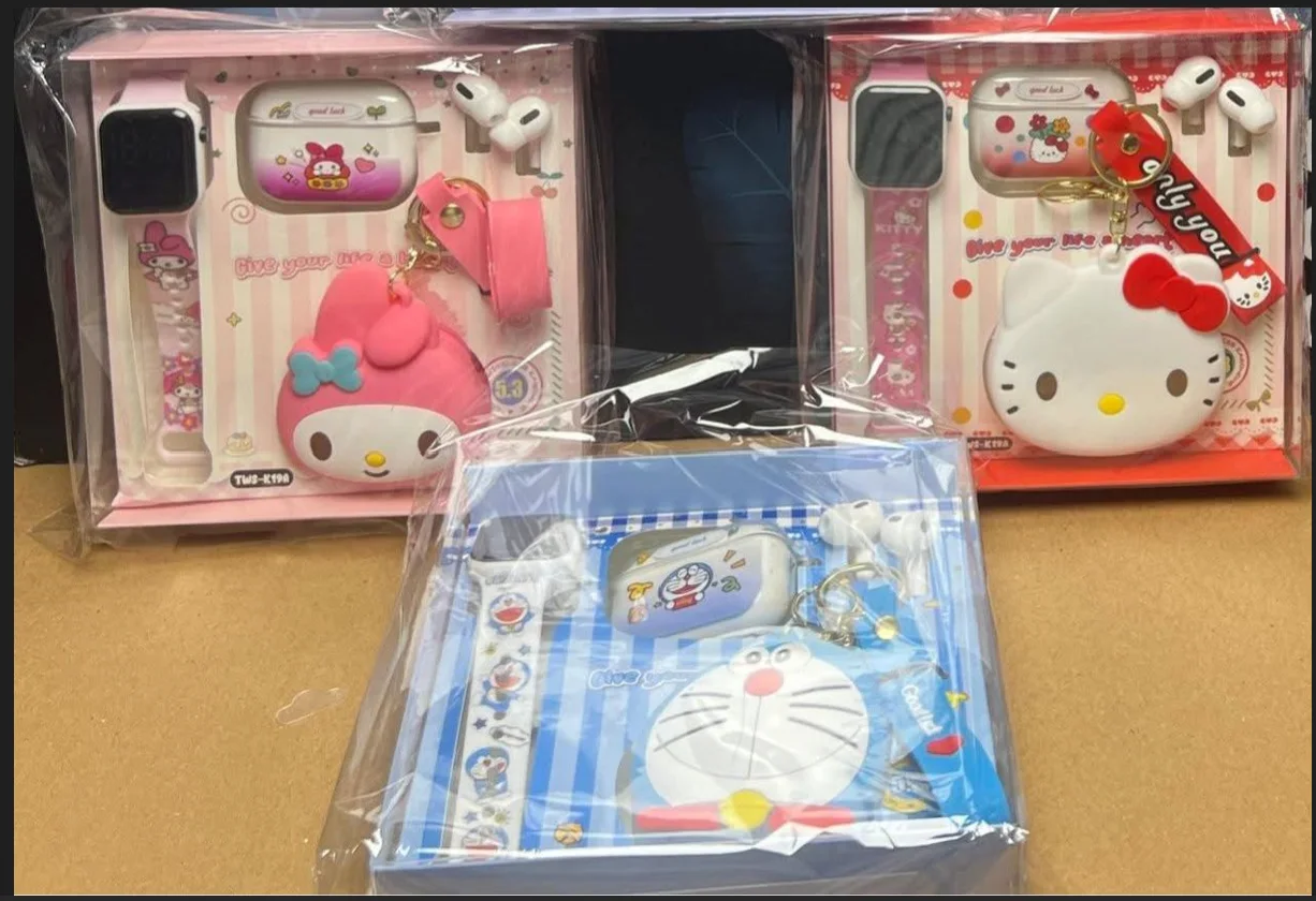 طقم هدايا ديزني للبنات | ساعة سمارت + سماعة إيربودز TWS + ميدالية كرتون 🎀✨