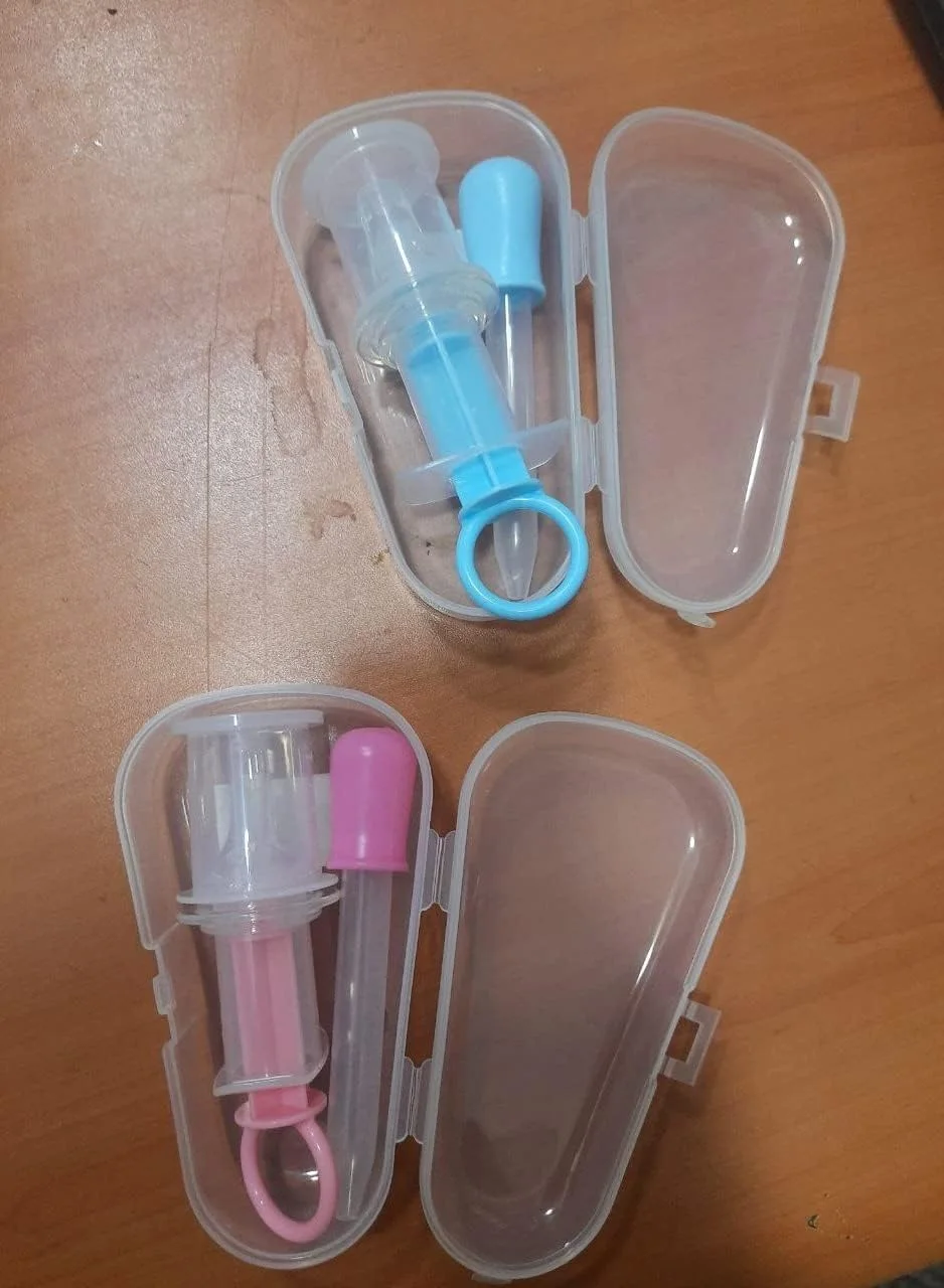 سرنجة تغذية وأدوية مضادة للاختناق لحديثي الولادة مكونه من قطارة سرنجة تغذية