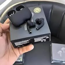 سماعات أذن بلوتوث مع تحكم باللمس وخاصية إلغاء الضوضاء لصوت واضح مع علبة شحن لاسلكية، أسود