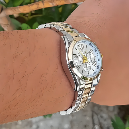 ساعة نسائية أنيقة وجذابة