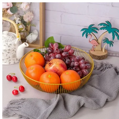 Panier à fruits doré en métal