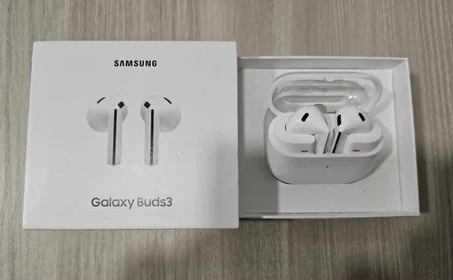 "Samsung Galaxy Buds3 الصوت النقي، التصميم العصري، والراحة اللي كتدوم نهار كامل