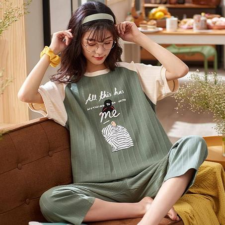 لباس للنساء