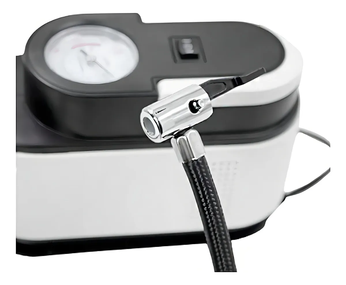 منفاخ/كمبريسور هواء للسيارة 12V مع مقياس ضغط + رؤوس متعددة (نفخ الإطارات والكرات)