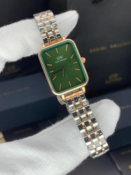 ساعات نسائية