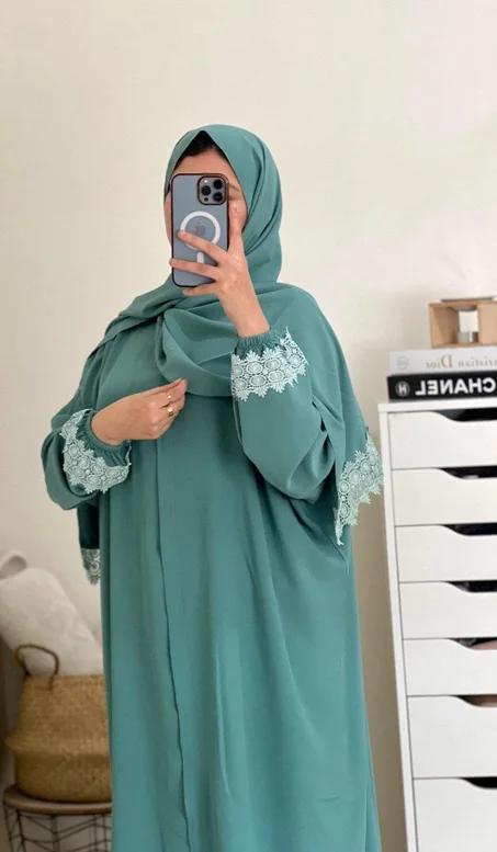 طقم للصلاة مكون من قطعتين عباءة مع فولار