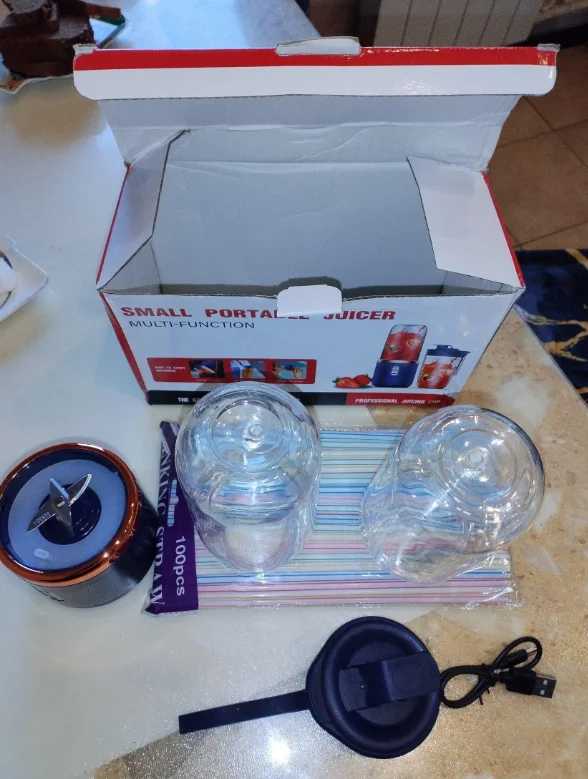 خلاط كهربائي محمول