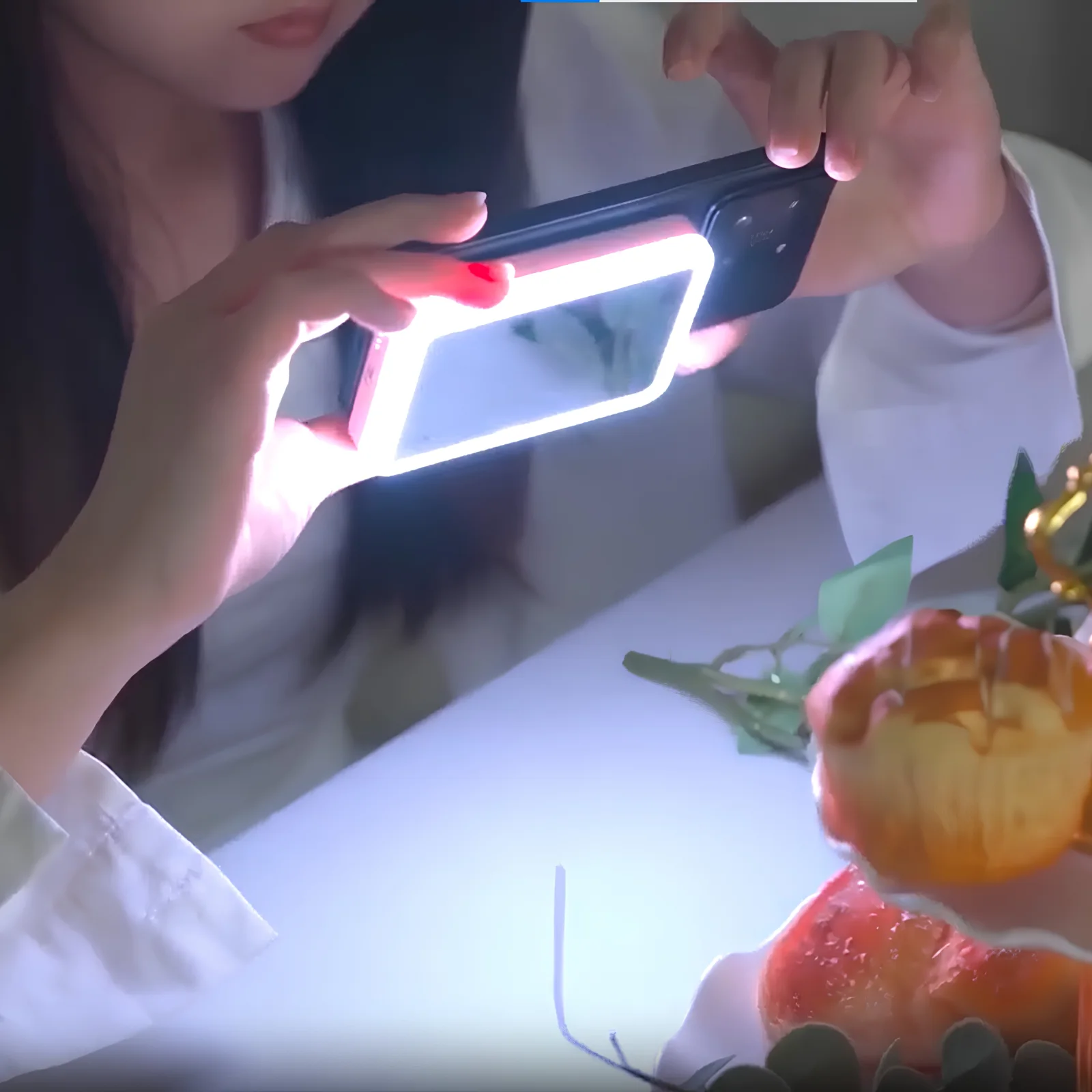 Mini Magnetic Powerbank  Built-in Fill Light & Mirror
