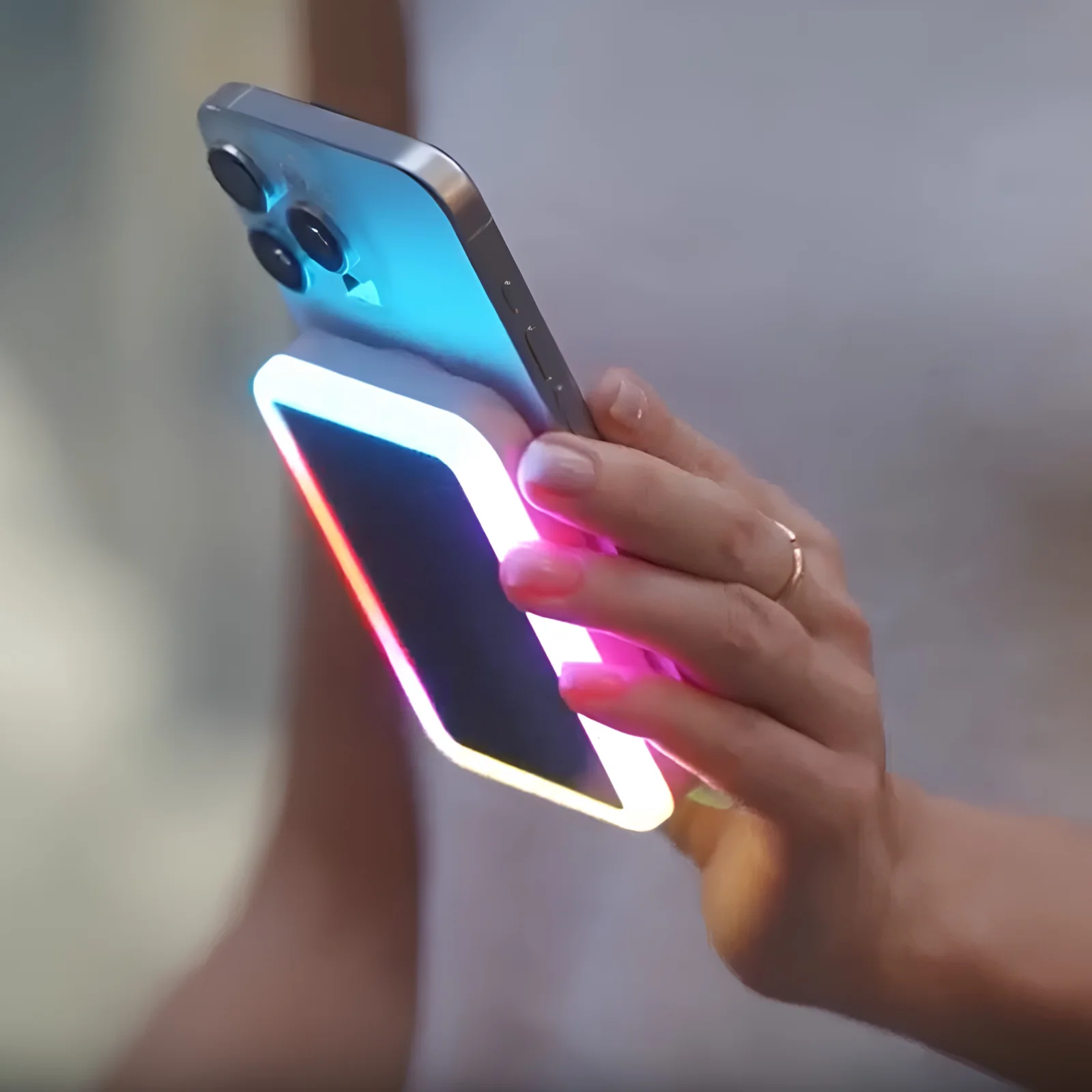 Mini Magnetic Powerbank  Built-in Fill Light & Mirror