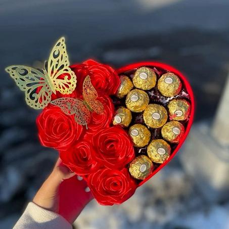 Boîte de roses et chocolats 💖